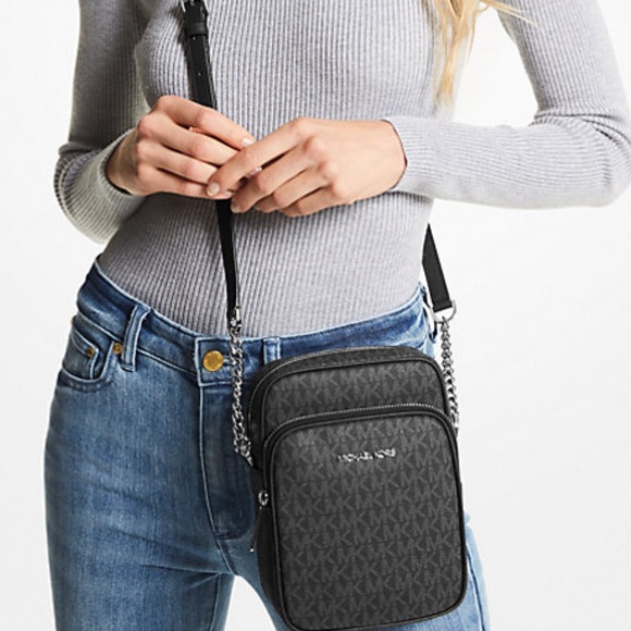 NWT Michael Kors Jet Set Travel Medium Logo
Crossbody Bag - Picture 4 of 10